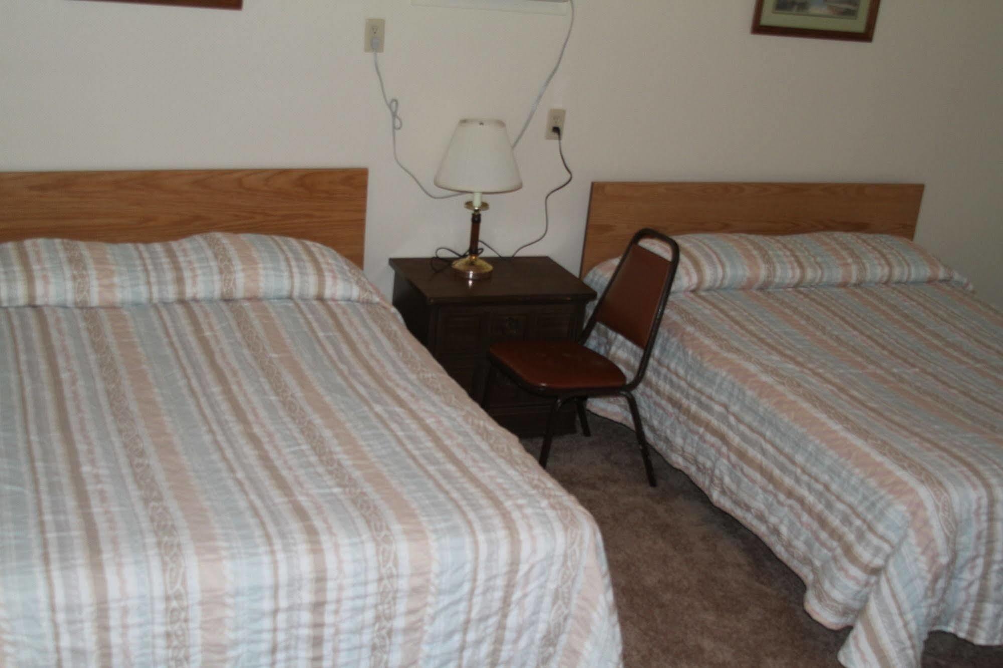 Badlands Hotel & Campground Interior Экстерьер фото